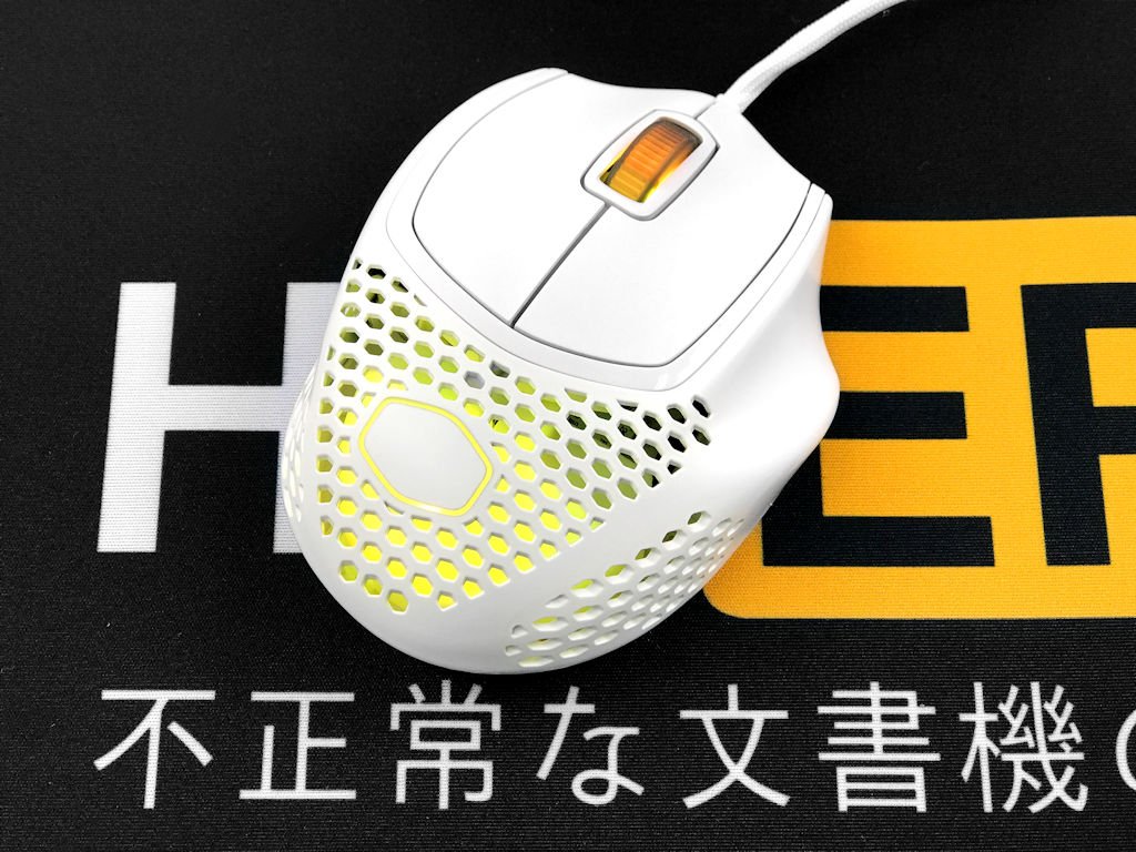 仅 49g、极致轻量化 Cooler Master MM720 电竞滑鼠