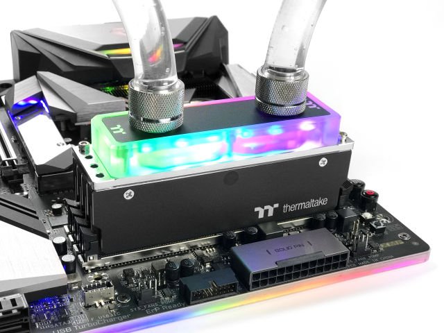 ARGB 冷头、Hynix C-Die Thermaltake WaterRam RGB 水冷记忆体