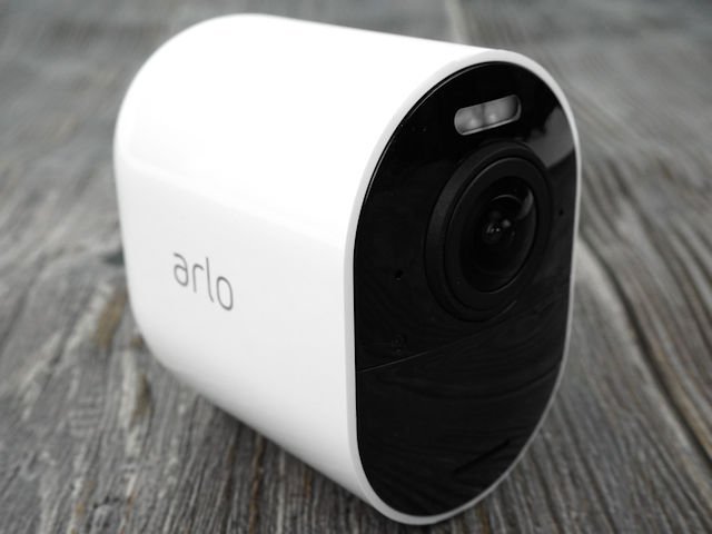 AI 自动追蹤、全彩夜视 Arlo Ultra  4K HDR 无线摄录机
