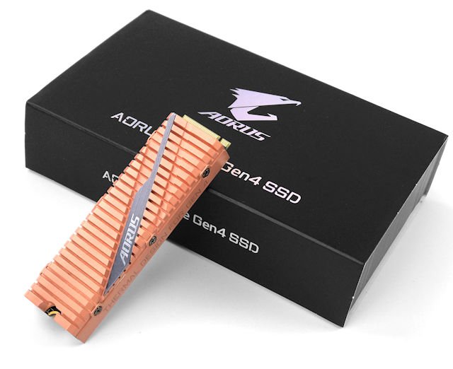 极速 5GB/s、双面铜散热器 GIGABYTE AORUS NVMe Gen4 M.2 SSD