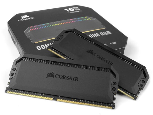 打造极致 iCUE RGB 灯效 CORSAIR Dominator Platinum RGB 记忆体