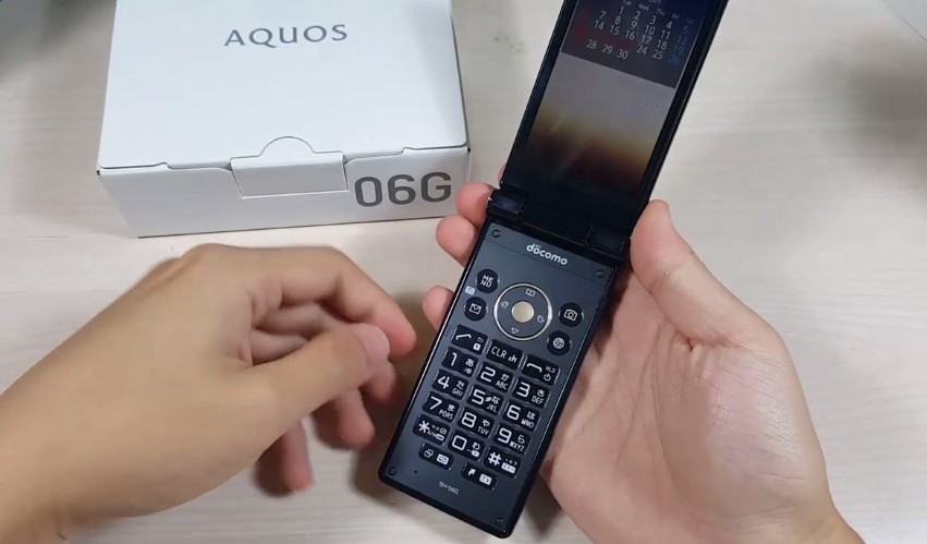 Sharp AQUOS SH-06G 体验：以 Android 重现那些年的摺机风味