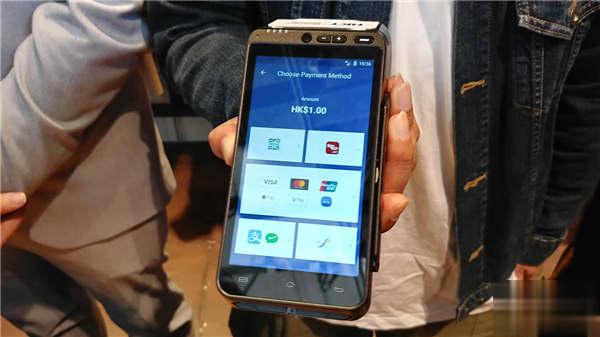 HKT 推出「智能 POS」助商户收钱 一机在手乜 Pay 都用得！(1)