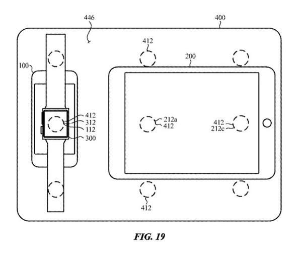 Apple 新专利把 MacBook 变成手机与手錶的无线充电板(1)