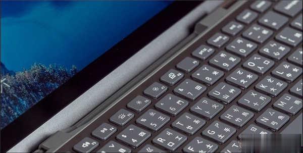 Iris® Xe 内显加持 2in1 电脑再进化 全新 Dell Inspiron 13 7306 二合(6)