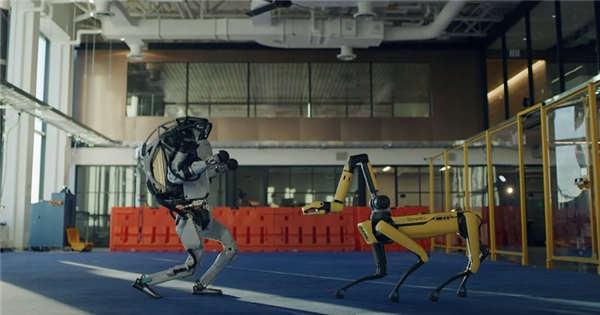 「 Boston Dynamics」机器人公开跳舞影片 灵活动作接近真人(6)