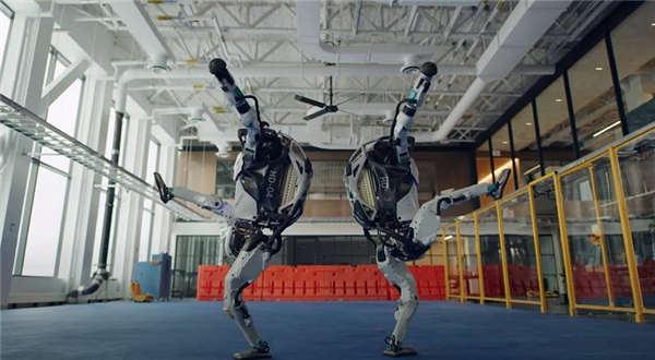「 Boston Dynamics」机器人公开跳舞影片 灵活动作接近真人(8)