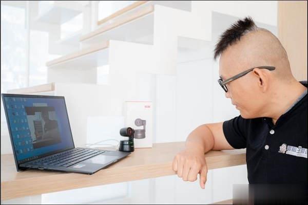 OBSBOT Tiny AI 网路摄影机开箱：走到哪、拍到哪，直播主、网路授课、简报必备神器(1)