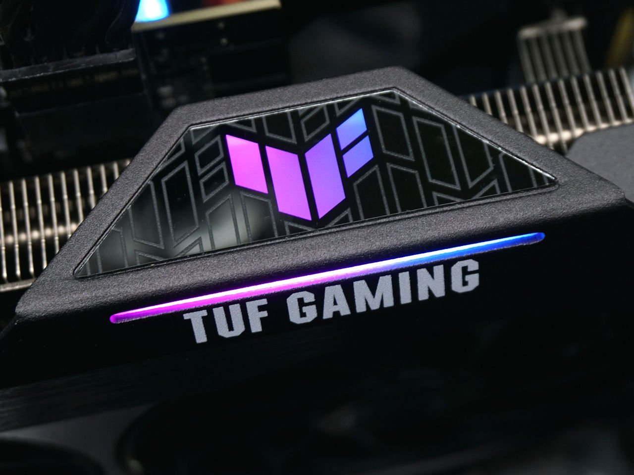 2.7 Slot、MaxContact 镜面散热 ASUS TUF RTX3060 Ti O8G GAMING 显示卡(17)
