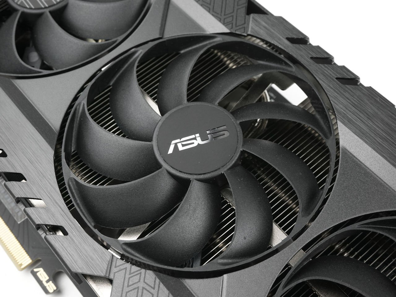 2.7 Slot、MaxContact 镜面散热 ASUS TUF RTX3060 Ti O8G GAMING 显示卡(12)