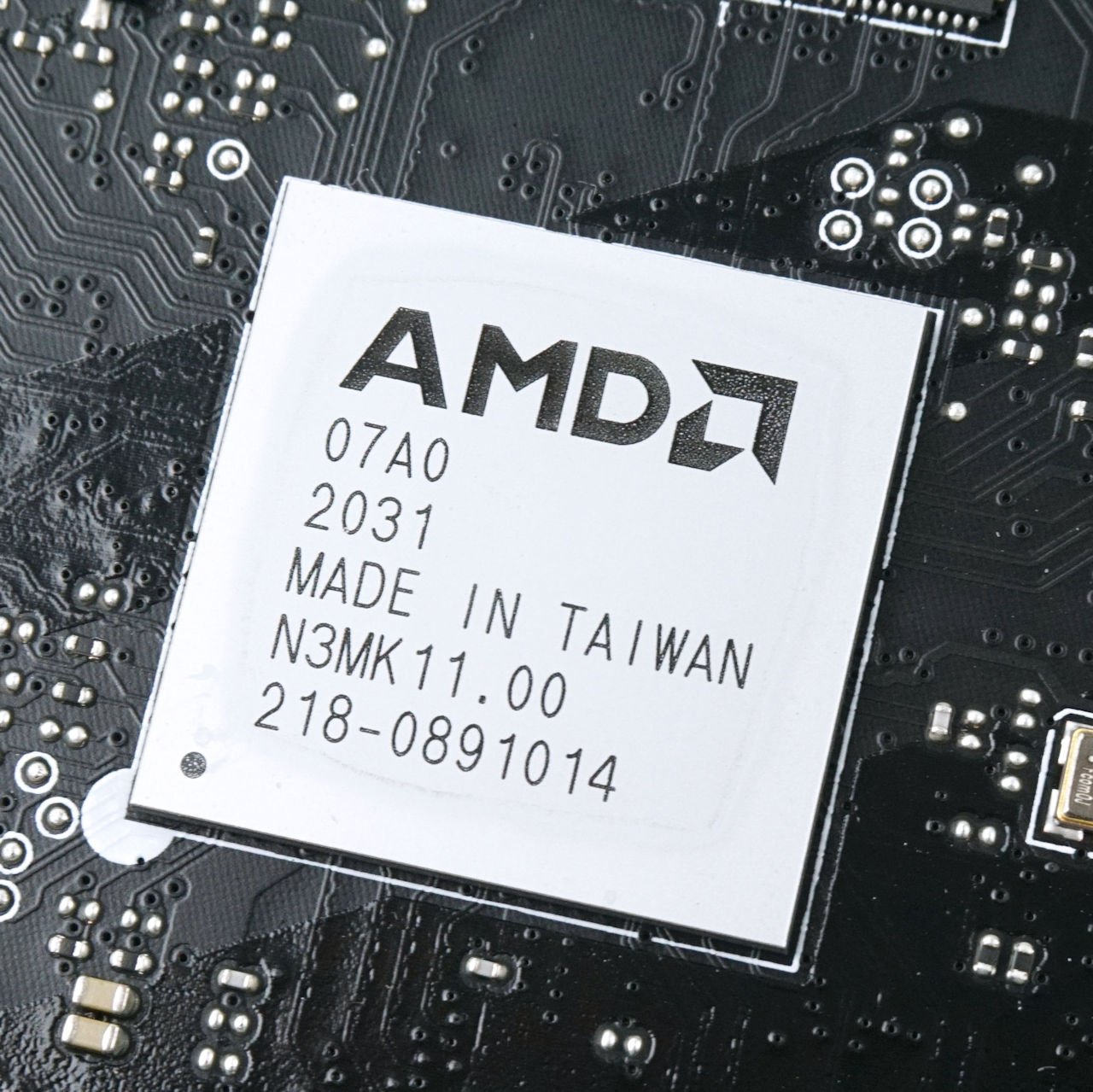  B550 用料比 X570 更好 !? MSI MEG B550 UNIFY 主机板(5)
