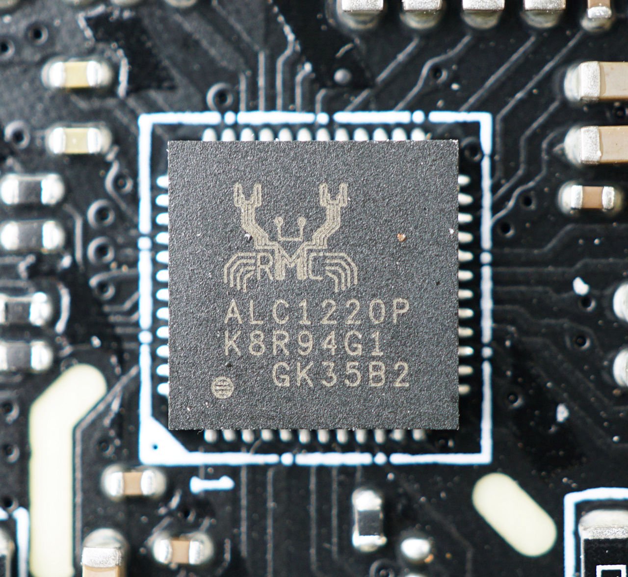  B550 用料比 X570 更好 !? MSI MEG B550 UNIFY 主机板(32)