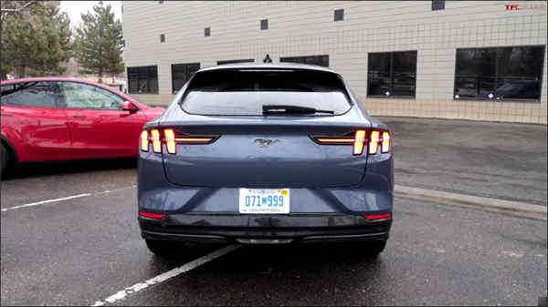福特纯电野马 Mustang Mach-E vs. 特斯拉 Model Y ，两者有哪些差异(13)
