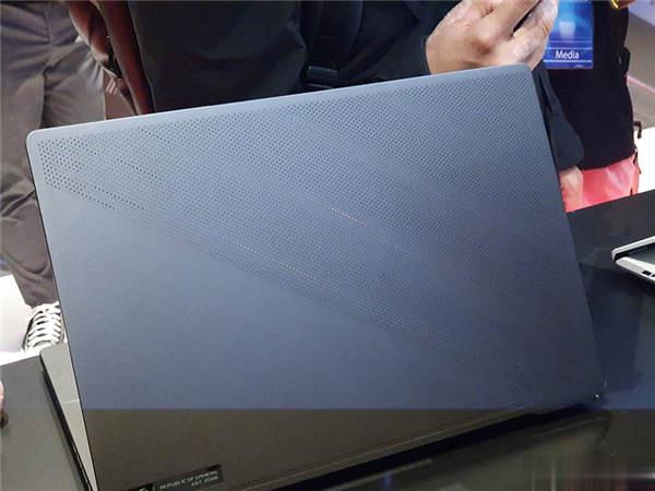 ROG 游戏笔电 Zephyrus、Strix、Flow 与 TUF 全阵容更新，轻薄、强效一次拥有(2)