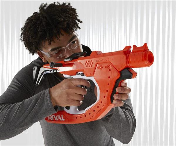 子弹真的能转弯！Nerf 新玩具枪能射出《刺客联盟》超炫枪法