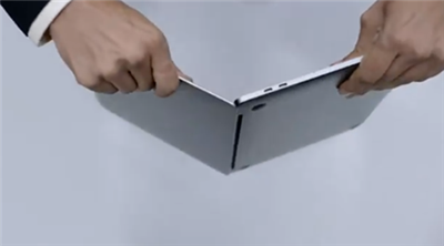 「兄弟，你可以做到这些吗？」，微软再推新 Surface 广告调侃 MacBook(3)