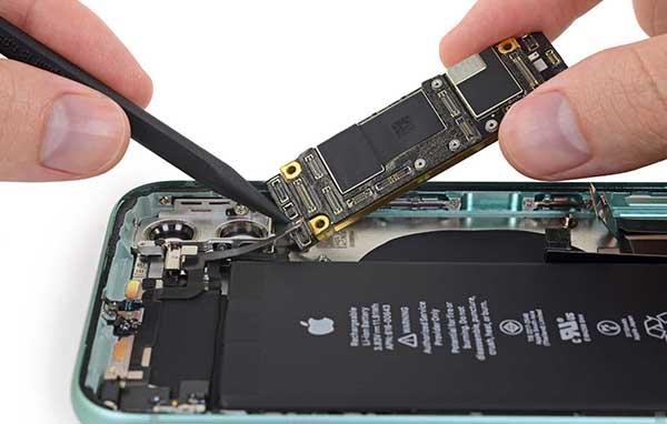 iFixit 拆解 iPhone 11：一部有 iPhone 11 Pro 成份的 iPhone XR