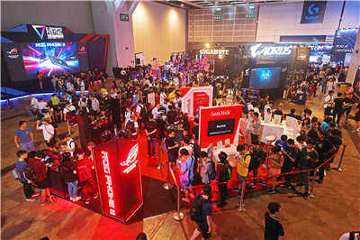 【电竞节】ROG Phone 2 会展体验区 P04 限定优惠，送专用控制器八达通等过千元礼品！(1)