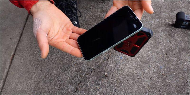 国外 YouTuber 多家 12 款知名 iPhone 12/12 Pro 保护壳的跌落测试，结果令人意外！(21)
