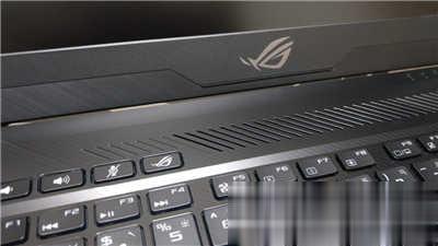 开箱 – ROG Strix SKT T1 Hero 限定版电竞笔电(14)