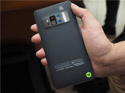 首款8G Ram、三镜头手机 – ASUS ZenFone AR 动手玩 (ZS571KL)