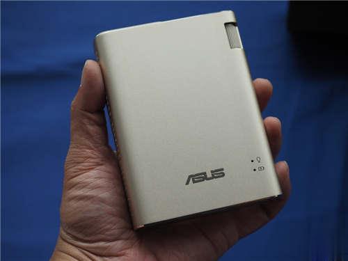 动手玩! 微型投影机再进化 ASUS ZenBeam Go E1Z 掌上式行动电源LED投影机(2)