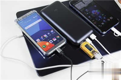 [开箱] 紫米ZMI 10号行动电源 20000mAh – 双向快充、可替Macbook 充电(11)