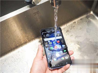 最佳手感、完美防护- HTC U11 imos 2.5D 满版玻璃贴 + 全机包膜(12)