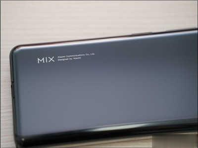 小米 MIX FOLD 开箱评测：搭载 S888 处理器、液态镜头、澎湃C1晶片平价折叠手机(vs 三星 Galaxy(16)