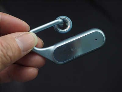 骑车听歌也安全 Sony 推出Xperia Ear 空气感耳机(4)