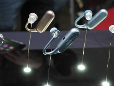 骑车听歌也安全 Sony 推出Xperia Ear 空气感耳机(2)