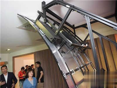 极致超薄3.3mm – LG OLED 电视/商用显示器(24)
