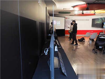 极致超薄3.3mm – LG OLED 电视/商用显示器(3)