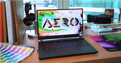 採顶级4K OLED萤幕逐台通过Pantone认证！居家必备｜技嘉AERO 15 OLED XD 创作者笔电｜开箱评测