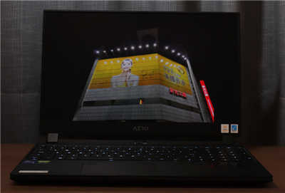 採顶级4K OLED萤幕逐台通过Pantone认证！居家必备｜技嘉AERO 15 OLED XD 创作者笔电｜开箱评测(55)