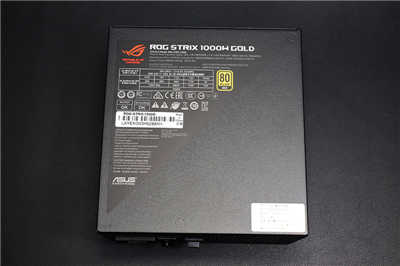 华硕ROG Strix 1000W金牌电源供应器开箱分享(11)