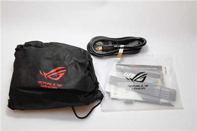 华硕ROG Strix 1000W金牌电源供应器开箱分享(3)