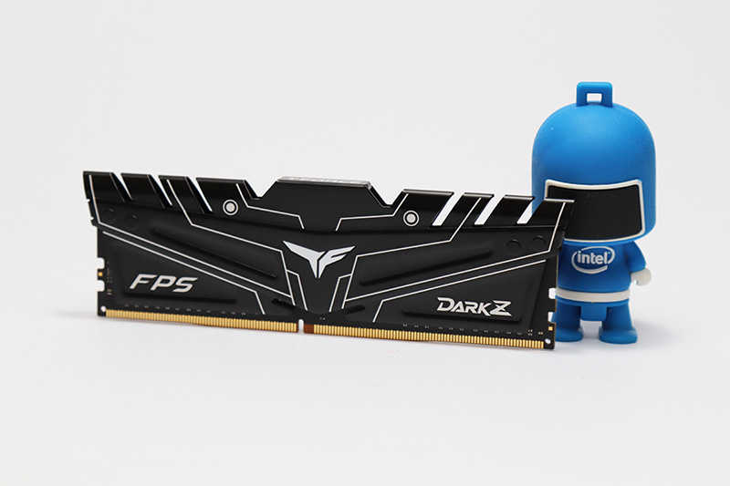 效能超高的十铨DARK Z FPS DDR4 电竞记忆体开箱评测