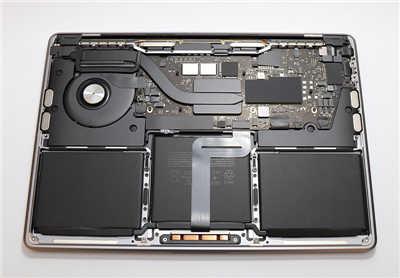 续航力爆发！Apple MacBook Pro 13 吋 M1晶片版本开箱、内部结构与电池测试分享(29)
