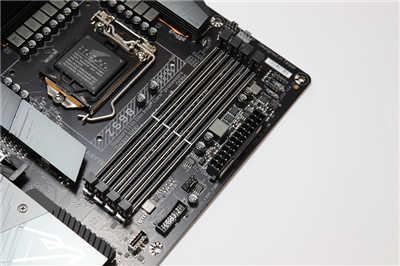 满满的战斗力的技嘉 AORUS Z590 RPO AX Gaming 主机板开箱(22)