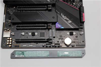 规格超华丽华硕 ROG STRIX Z590-E GAMING WIFI 主机板开箱(22)