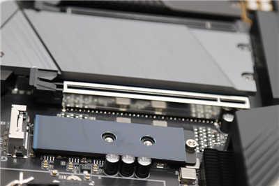 满满的战斗力的技嘉 AORUS Z590 RPO AX Gaming 主机板开箱(27)