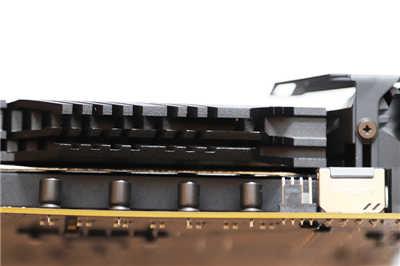 规格超华丽华硕 ROG STRIX Z590-E GAMING WIFI 主机板开箱(17)