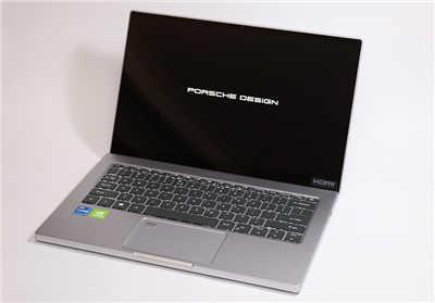 最时尚高效能的旗舰笔电 Porsche Design Acer Book RS 开箱评测