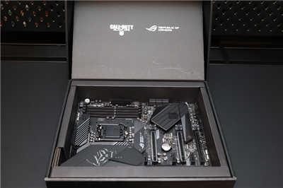 华硕 ROG MAXIUMS XI HERO 电竞主机板开箱分享(2)