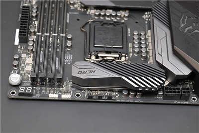 华硕 ROG MAXIUMS XI HERO 电竞主机板开箱分享(9)