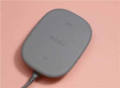 Moshi SnapTo磁吸无线充电座 Altra腕带与Vitros超薄透亮保护壳开箱(3)