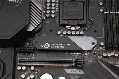 华硕 ROG MAXIUMS XI HERO 电竞主机板开箱分享(5)