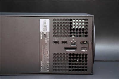 Xbox Series X 开箱初体验　希捷外接式资料储存卡同步亮相(12)