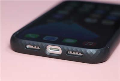 Moshi Overture iPhone 12 磁吸可拆式卡夹型皮套开箱(7)